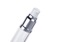 Short e lozione senz'aria grassa delle bottiglie del cosmetico che separano liberamente BPA