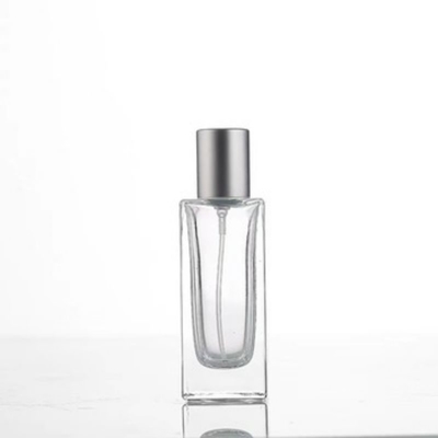 Bottiglia di spray di vetro per profumi Modello di colore personalizzabile con imballaggio e serigrafia