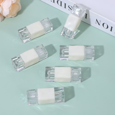 Tubo di rossetto per la bocca rotonda vuota su misura 4g con chiusura a vite di sigillo di gomma Tubo di balsamo per la bocca di plastica per imballaggi per contenitori cosmetici
