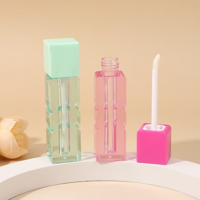 Tubo per rossetto per labbra vuoto a misura 3.5g 5g con chiusura a vite di sigillo di gomma Tubo di balsamo per labbra in plastica per imballaggi per contenitori cosmetici