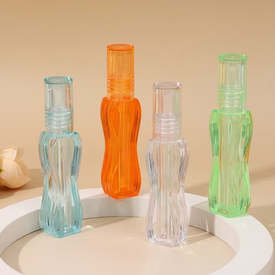 Fabbrica 4g tubo di rossetto a bocca rotonda vuota con chiusura a vite di sigillo di gomma tubo di balsamo labiale di plastica per imballaggi per contenitori cosmetici