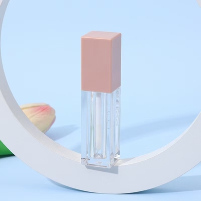 Gloss per le labbra cambiatore di gioco tubo rotante e retrattile in vari colori per articoli di celebrità su Internet