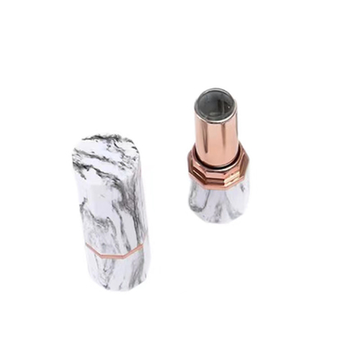 Tubo di balsamo labiale di plastica per imballaggi cosmetici Custom 4g Tubo di rossetto per bocca rotonda vuota