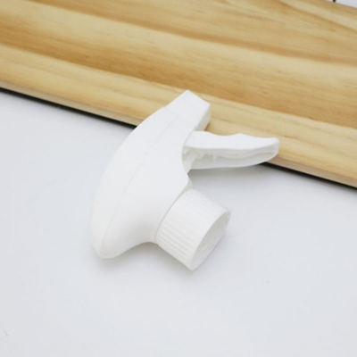 Spruzzatrici a sgancio chimica in plastica in PP da 28 mm completamente in plastica con tipo di spruzzo regolabile
