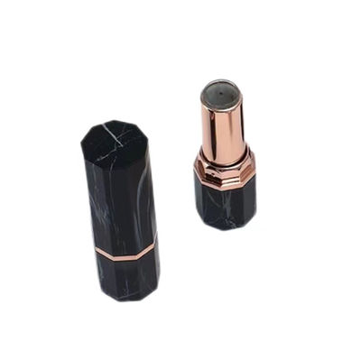 Tubo Ottagonale di Rossetto in Marmo Nero di Lusso con Dettaglio Oro Rosa