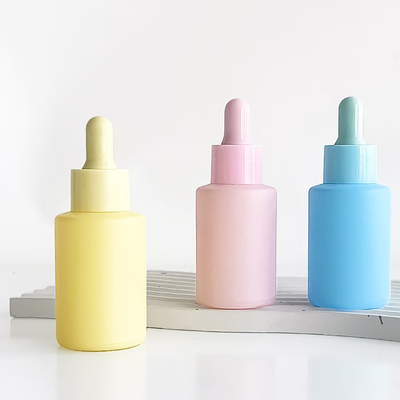 Bottiglia di olio essenziale a colori di macaroni in 30 ml con pompa in plastica in PP e materiale in vetro