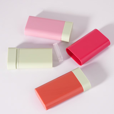 Bottiglie di plastica retrattili rotanti in vari colori possono essere utilizzate per la protezione solare e la crema per il corpo