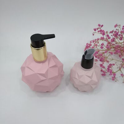 Aspetto esterno particolare Personalizzazione del supporto per flaconi cosmetici in plastica da 120 ml 300 ml