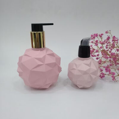 Aspetto esterno particolare Personalizzazione del supporto per flaconi cosmetici in plastica da 120 ml 300 ml