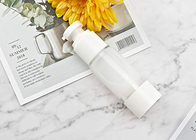 La pompa senz'aria riutilizzabile leggera imbottiglia le bottiglie senz'aria dell'erogatore di cura di pelle