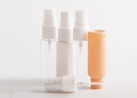 Dimensione cosmetica di plastica colorata di viaggio delle bottiglie 20ml dello spruzzo vuota per profumo