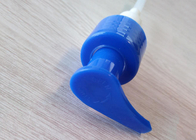 Pompa a mano di plastica di superficie liscia blu di SLDP-26 pp