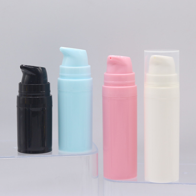 Bottiglia senz'aria di plastica su misura della pompa dell'ANIMALE DOMESTICO cilindrico con la pompa improvvisa della lozione