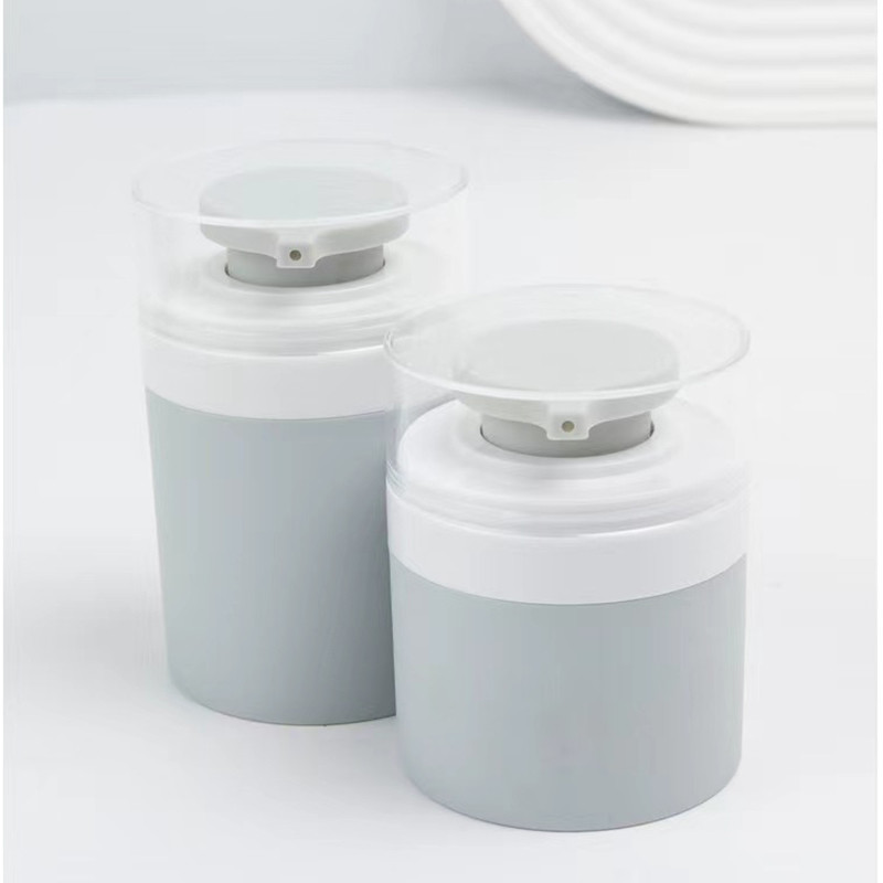 100ml 120ml 150ml Bottiglia di pompa di plastica senza aria e lozione cosmetica