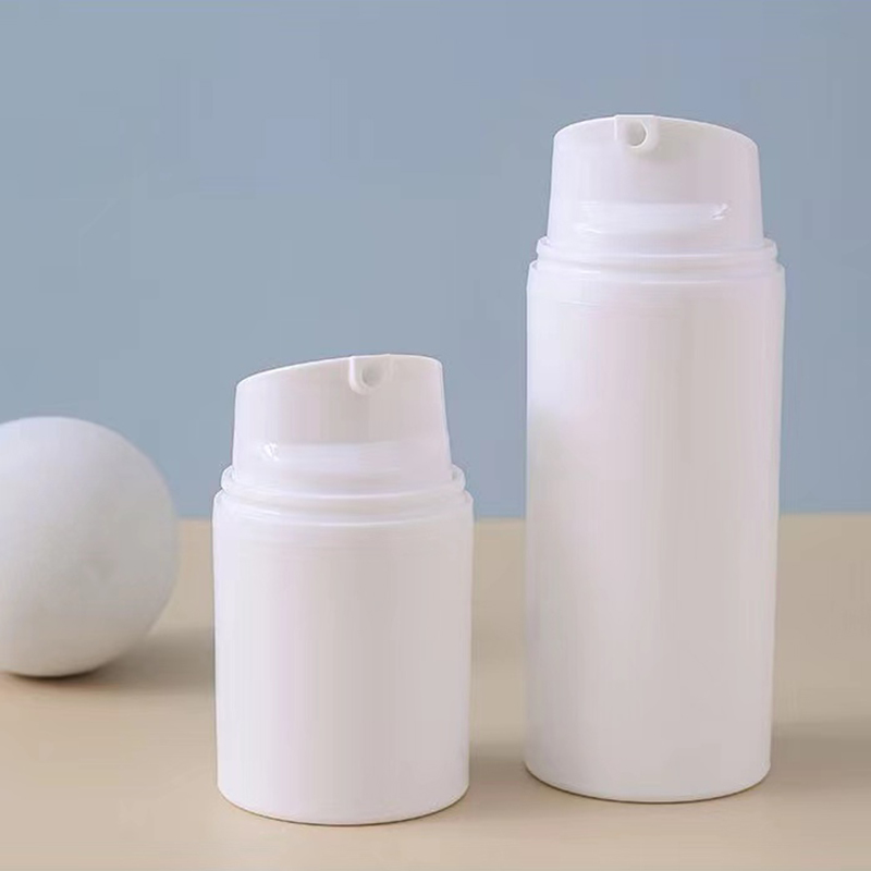 Flacone Airless con Pompa Vuoto Bianco Personalizzabile con Chiusura a Scatto per Lozione Siero Skincare 30/50/75ml Contenitore con Logo e Colore Personalizzati