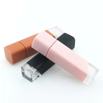 Rotate Lip Gloss Stick Lip Mask Lip Balm Bottiglia di plastica adatta a tutti i tipi di pelle